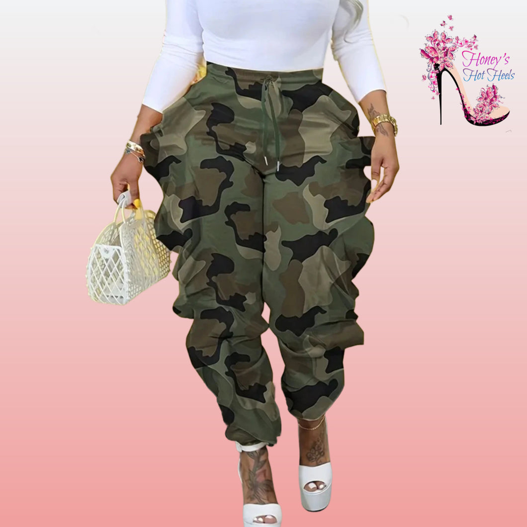 Tona Plus Camo Joggers