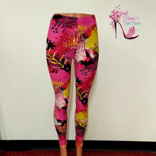 Load image into Gallery viewer, Pink Grafitti Leggings
